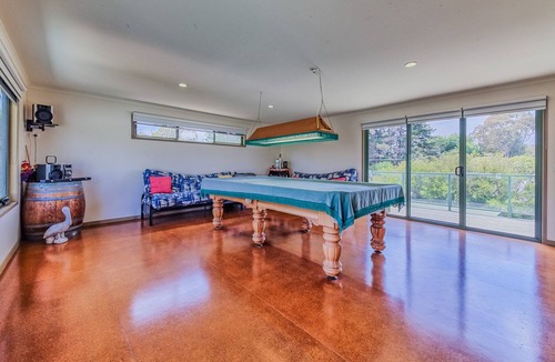 Silverleaves House | Silverleaves Sensation! Large family holiday home on Saunders!