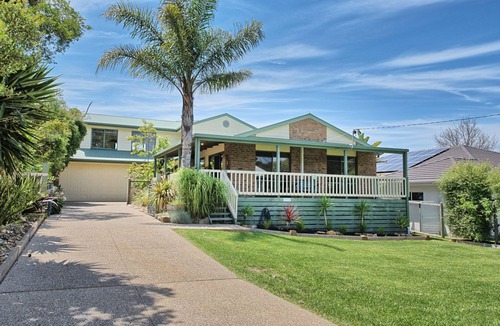 Silverleaves House | Silverleaves Sensation! Large family holiday home on Saunders!