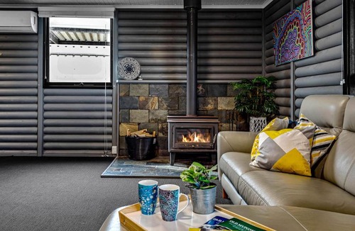 Carrickalinga House | Silvers Anchor 2 Bennett Street