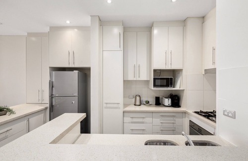 Silverwater Apartment | Silverwater Stay Near Parks and Cafés