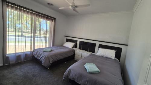 Yarrawonga House | Silverwoods 17th Hole Retreat