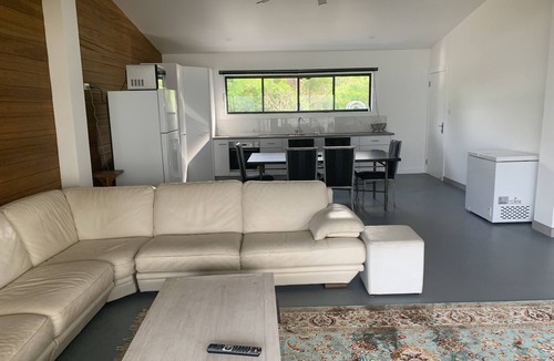 Whitsundays Resort | Sinclair Bay Resort (Unit 2) - Peaceful waterfront retreat on private estate