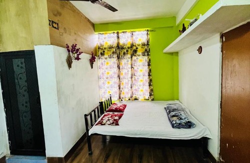 Sualkuchi House | Single room