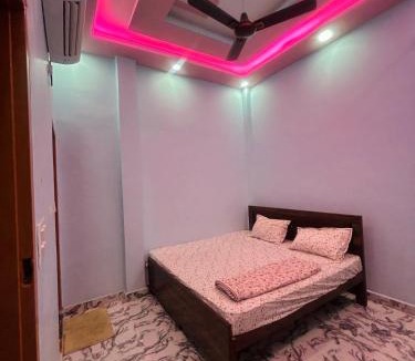Misrikh Hotel | Siri gurunanak dev dham