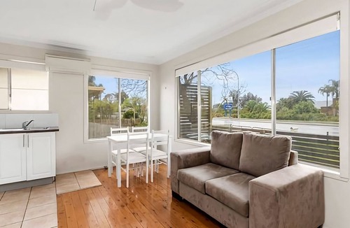 Batemans Bay House | Siris at The Bay - walk to the beach