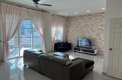 Taman Teratai House | Sitiawan Homestay