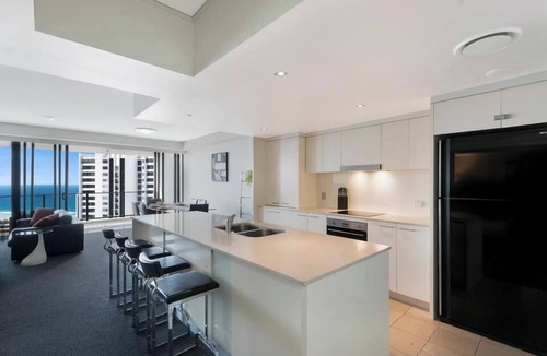 Broadbeach Apartment | Sky Lounge 4BR Sub Penthouse