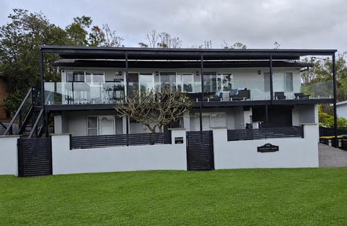 Malua Bay House | SKYES BEACH HOUSE spas sauna arcade machines