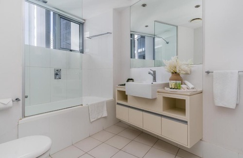 Brisbane Central Business District Apartment | Skyline hosted by AAB