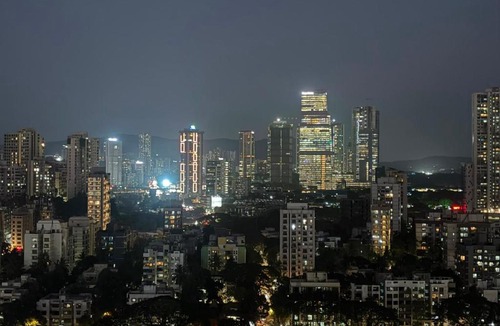 Goregaon West House | Skyline Serene shared access