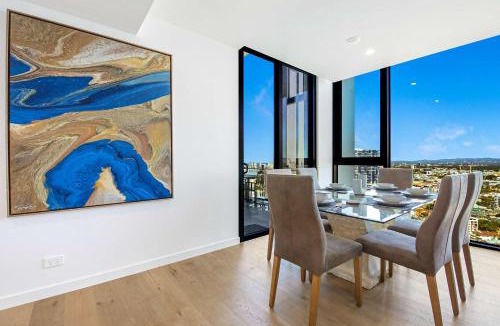 Southport Apartment | Skyline Showdown - Views, Games & Vibes