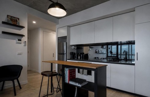 Cremorne Apartment | Skyline Suites - Cosy Retro Retreat, Walk to MCG