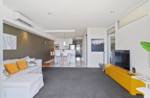 East Perth Apartment | SkylineViews - Stylish 2BR Gem | Walk to WACA, River