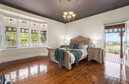 Bunyip House | SLEEPS 16.