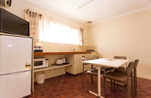Centennial Park Hotel | Sleepwell Motel