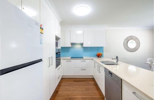Corlette House | Small dog friendly 4-49 Bonito St - air con & Wi-Fi