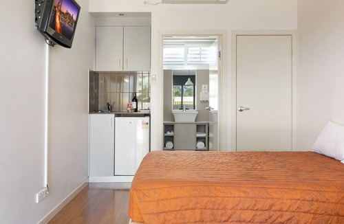 Clermont Hotel | Smart Stayzzz Inns Clermont