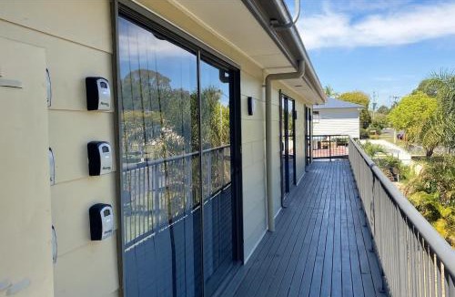 Rocklea Apartment | Smart Suites Self Check-in Apartments - Freney Park Disk Golf Course