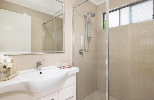 Rocklea Apartment | Smart Suites Self Check-in Apartments - Darnley St