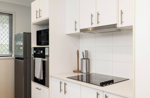 Rocklea Apartment | Smart Suites Self Check-in Apartments - 21 Darnley
