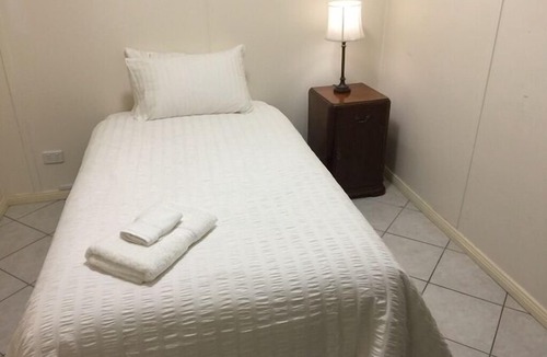 Naracoorte Hotel | Smith Street Cottage B&B Narac in Naracoorte