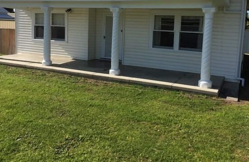 Naracoorte House | Smith Street Farmhouse B & B Naracoorte