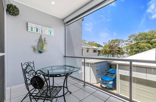Bellara Apartment | Smooth Sailing -Modern 2 bedroom apartment!