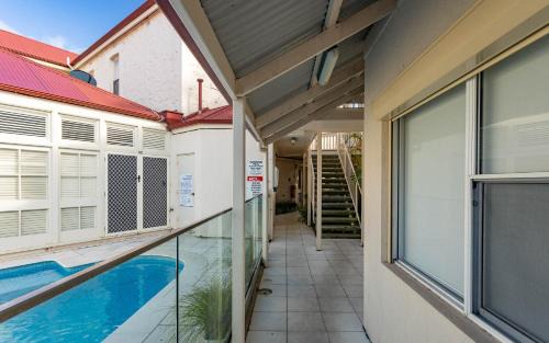 Victor Harbor Apartment | Smugglers 9 - Poolside in the Heart of Victor Harbor