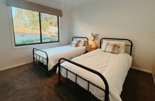 Merimbula Cabin | Snapper Hideaway - Pet Friendly