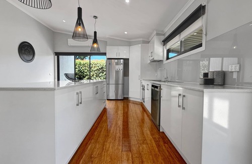 Bright House | Snowgum Bright Retreat - 2 Houses, 1 Location