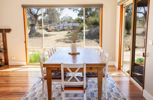 Hill Top House | Snowy Mountains Hideaway with plenty of space to relax after a day of adventure.