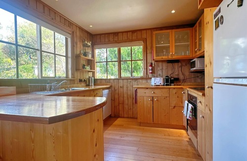 Lower Snug House | Snug Sanctuary - A gem in the forest 20 min to CBD