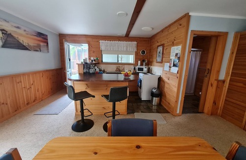 Strahan House | Snug Stays After Wild Days