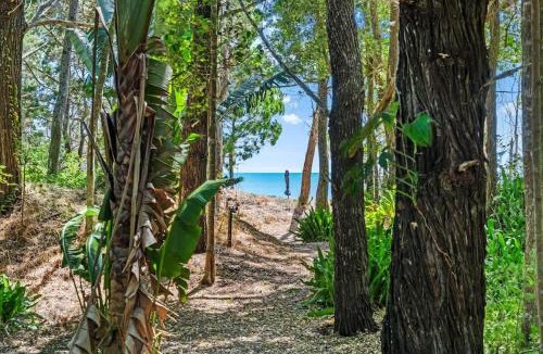 Toogoom House | Sol Sanctuary- Beachfront
