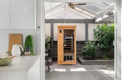 Glenelg North House | Solara - Sunlit Alfresco Living with Sauna