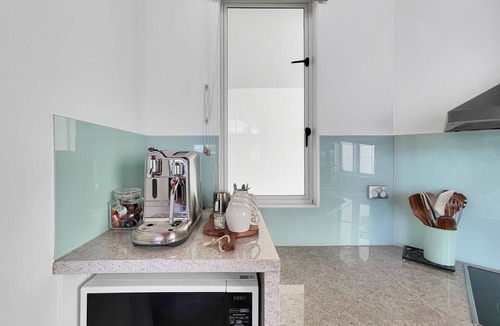 Nelly Bay Apartment | Solmar At The Waters Edge