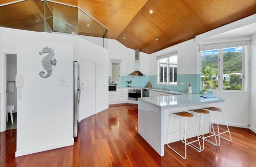 Nelly Bay Apartment | Solmar At The Waters Edge