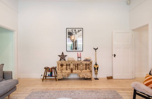 Elwood House | Sophisticated Style in Elwood walk to the beach