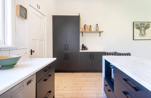 Elwood House | Sophisticated Style in Elwood walk to the beach