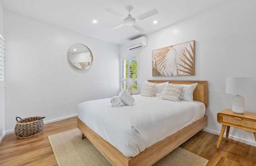 Sunrise Beach Apartment | Sophisticated & stylish beachside apartment with pool