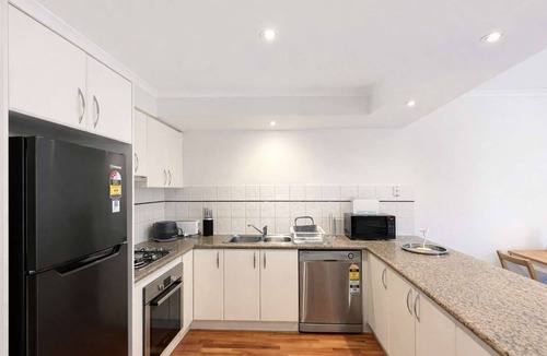 Ivanhoe Villa | Sophisticated Urban Sanctuary Style Meets Conven