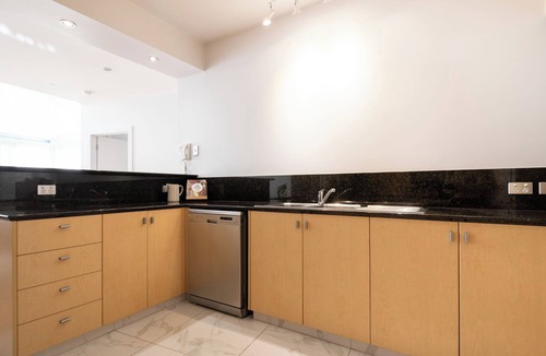 Invermay Apartment | Sophistication on Seaport: River & Marina Views