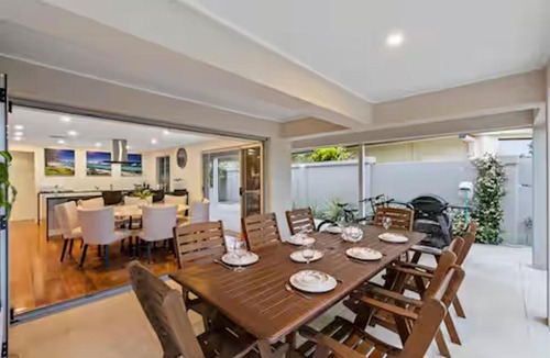 Sorrento House | Sorrento Waterfront Retreat & Pool