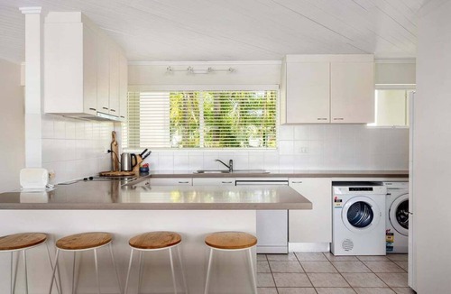 Noosa Heads Apartment | Soundhaven 2: Steps to Hastings St