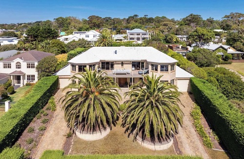 Mount Martha House | South Beach Resort, Bay Views, Pool, Games