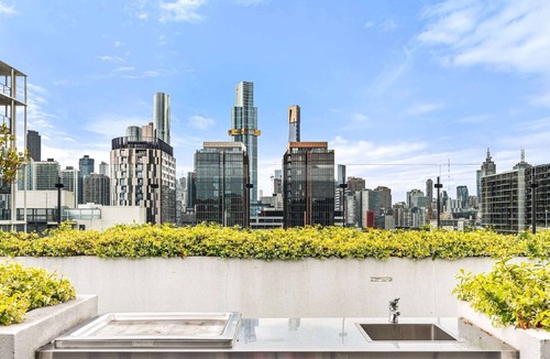 South Melbourne Apartment | South Melbourne Apartment with Gym Access
