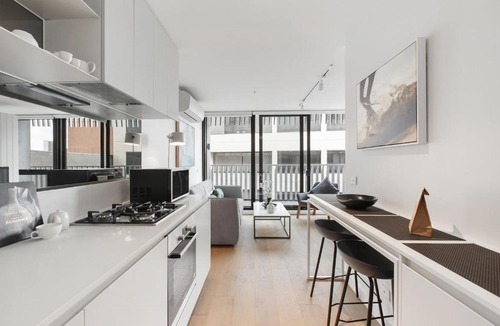 South Melbourne Apartment | South Melbourne Hidden Gem near Albert Park Lake