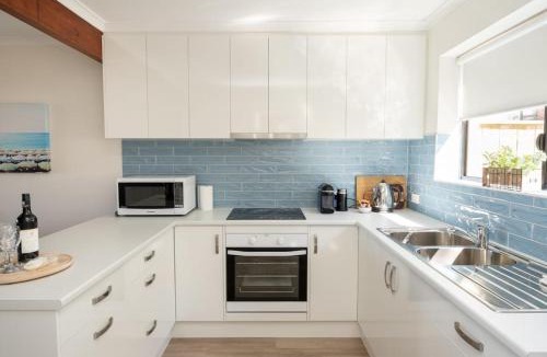 Port Elliot Villa | South Seas 5 - Absolute Beachfront Escape near Cafés