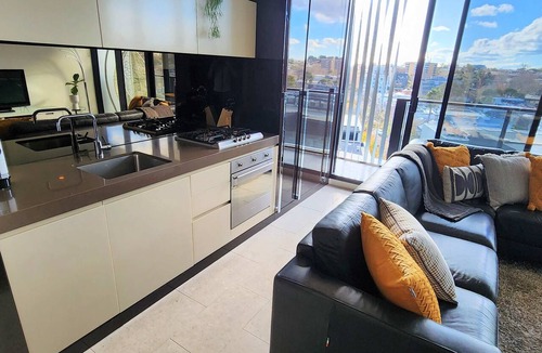 South Yarra Apartment | South Yarra Style - Smart 1bed with parking