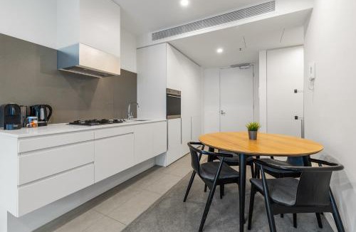 Southbank Apartment | Southbank 2BR Apt next to Crown Casino, Parking, Pool & Views